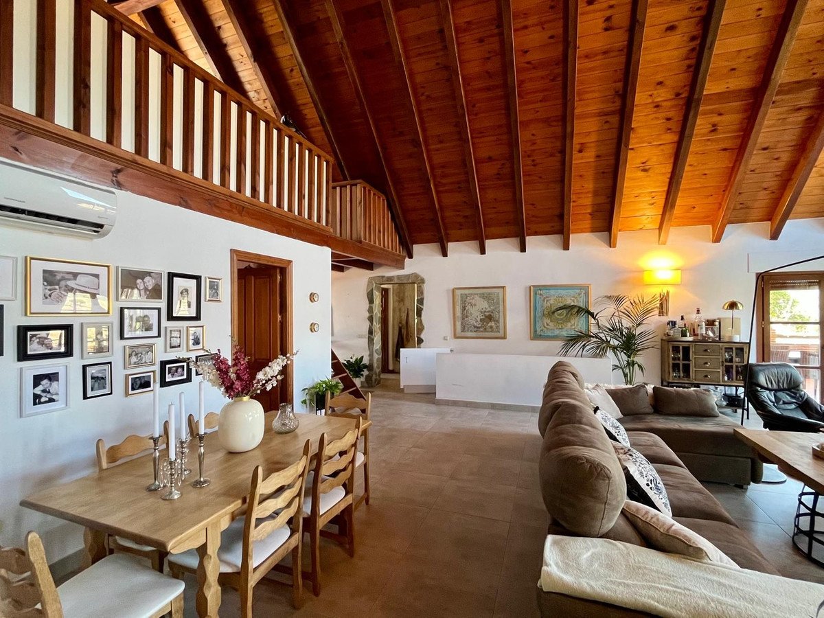 5 Bed Detached Villa in La Cala de Mijas