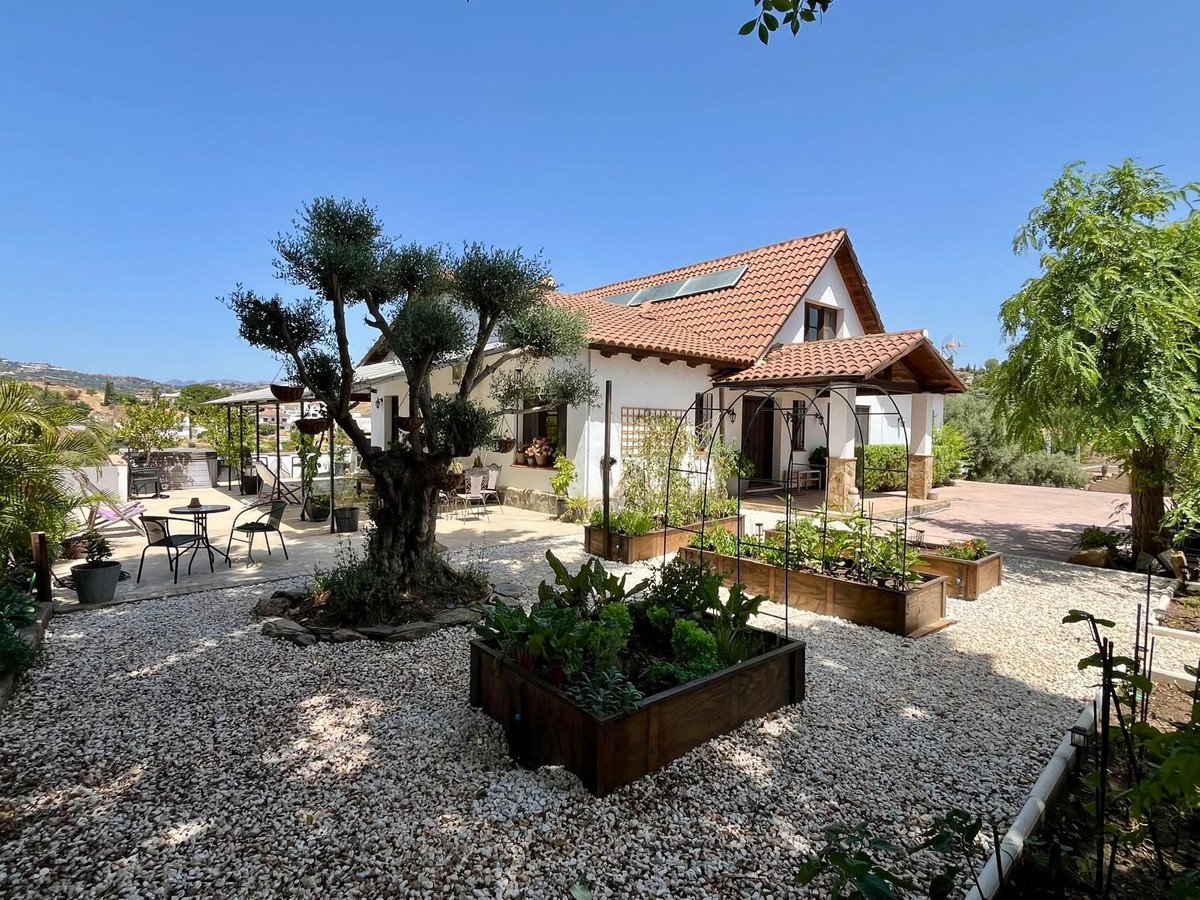 5 Bed Detached Villa in La Cala de Mijas