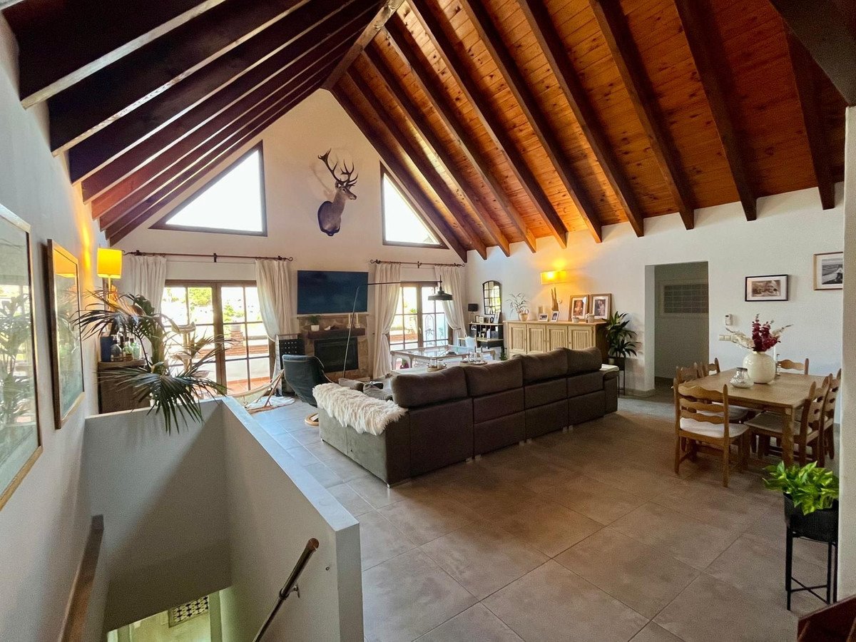 5 Bed Detached Villa in La Cala de Mijas