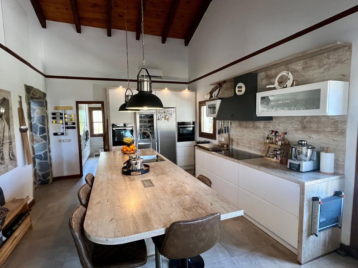 5 Bed Detached Villa in La Cala de Mijas