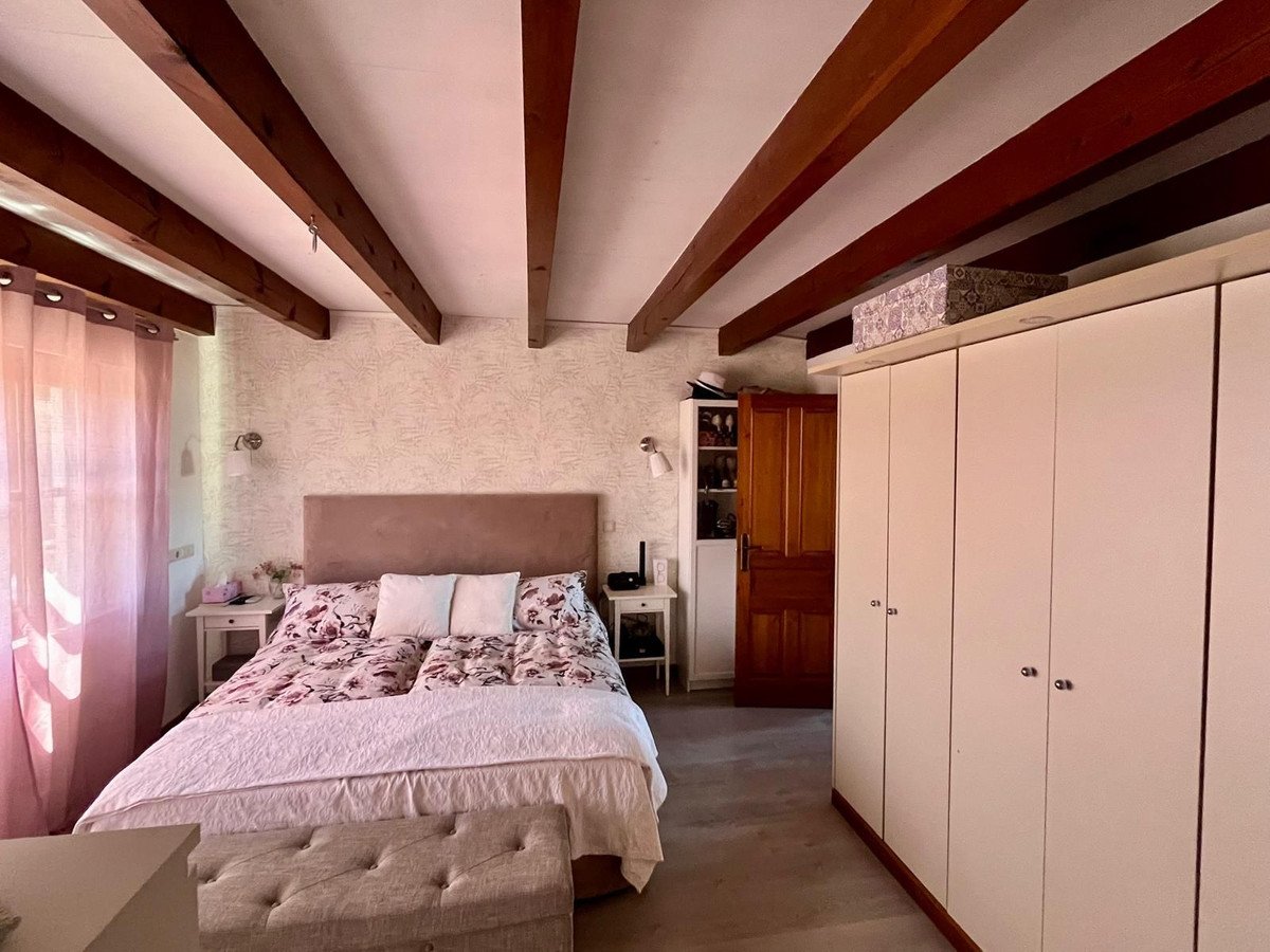 5 Bed Detached Villa in La Cala de Mijas