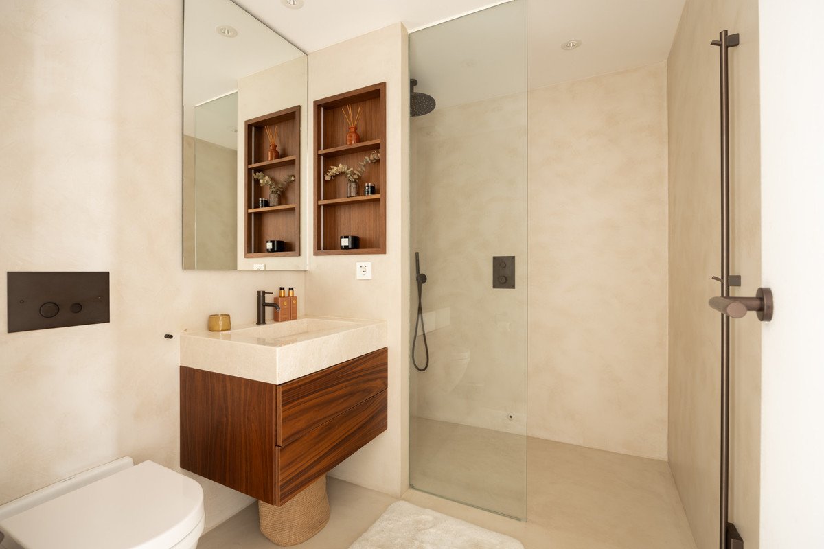 3 Bed Middle Floor Apartment in Nueva Andalucía