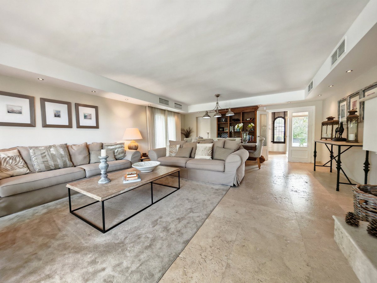 3 Bed Detached Villa in El Chaparral