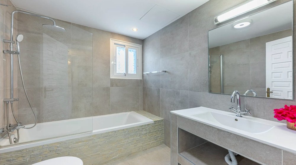 6 Bed Detached Villa in Sotogrande Alto
