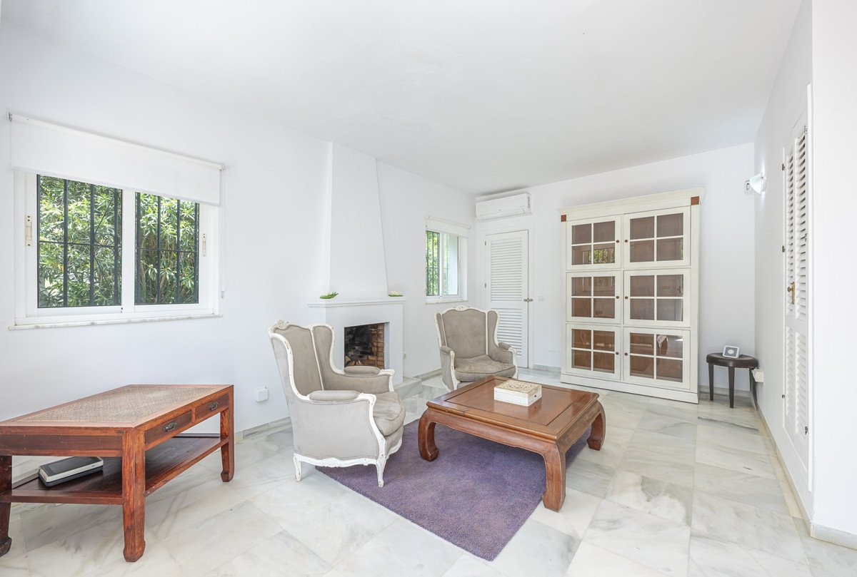 6 Bed Detached Villa in Sotogrande Alto