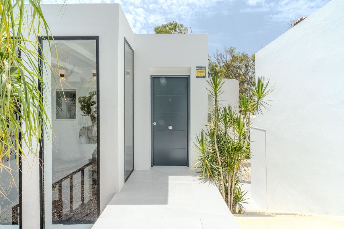 4 Bed Detached Villa in Nueva Andalucía