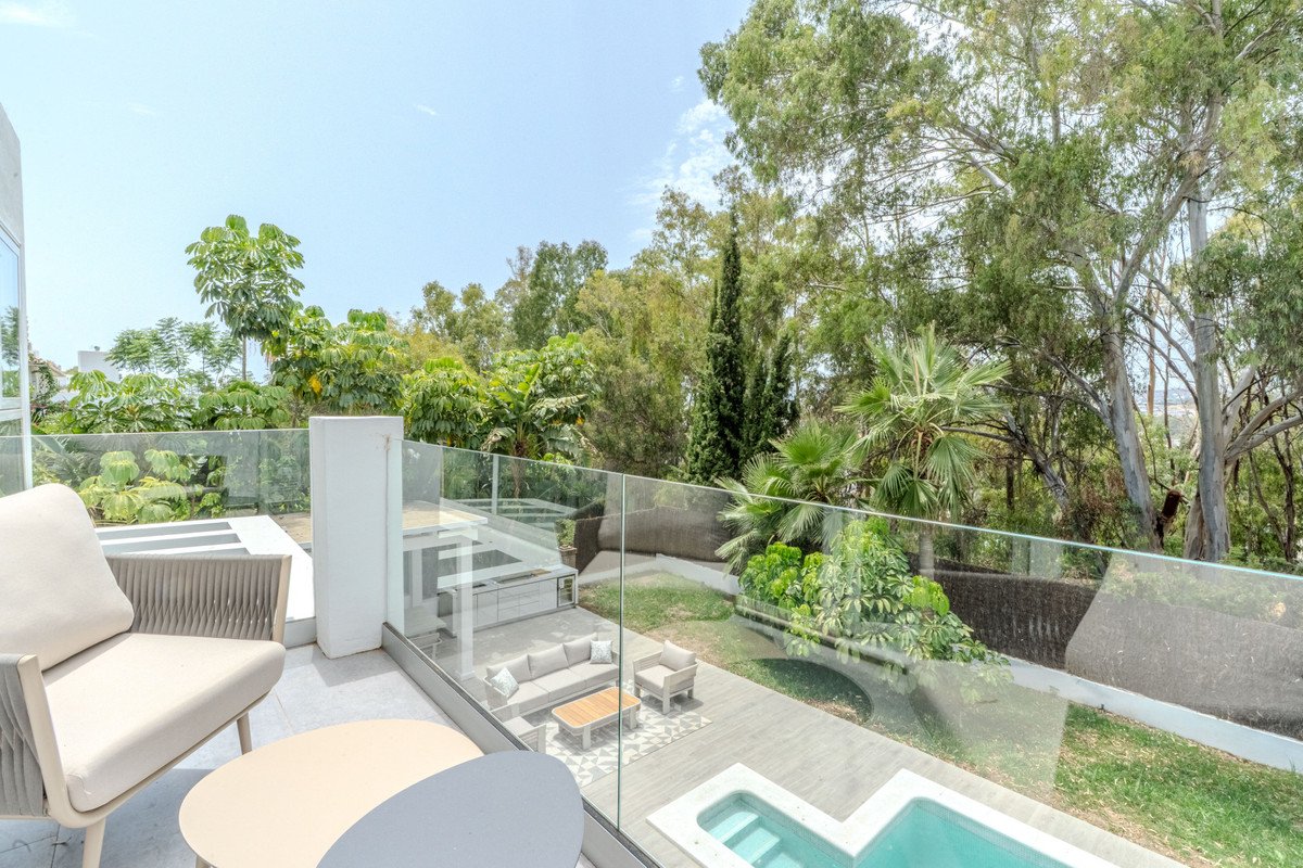 4 Bed Detached Villa in Nueva Andalucía