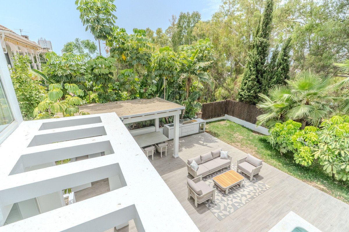 4 Bed Detached Villa in Nueva Andalucía
