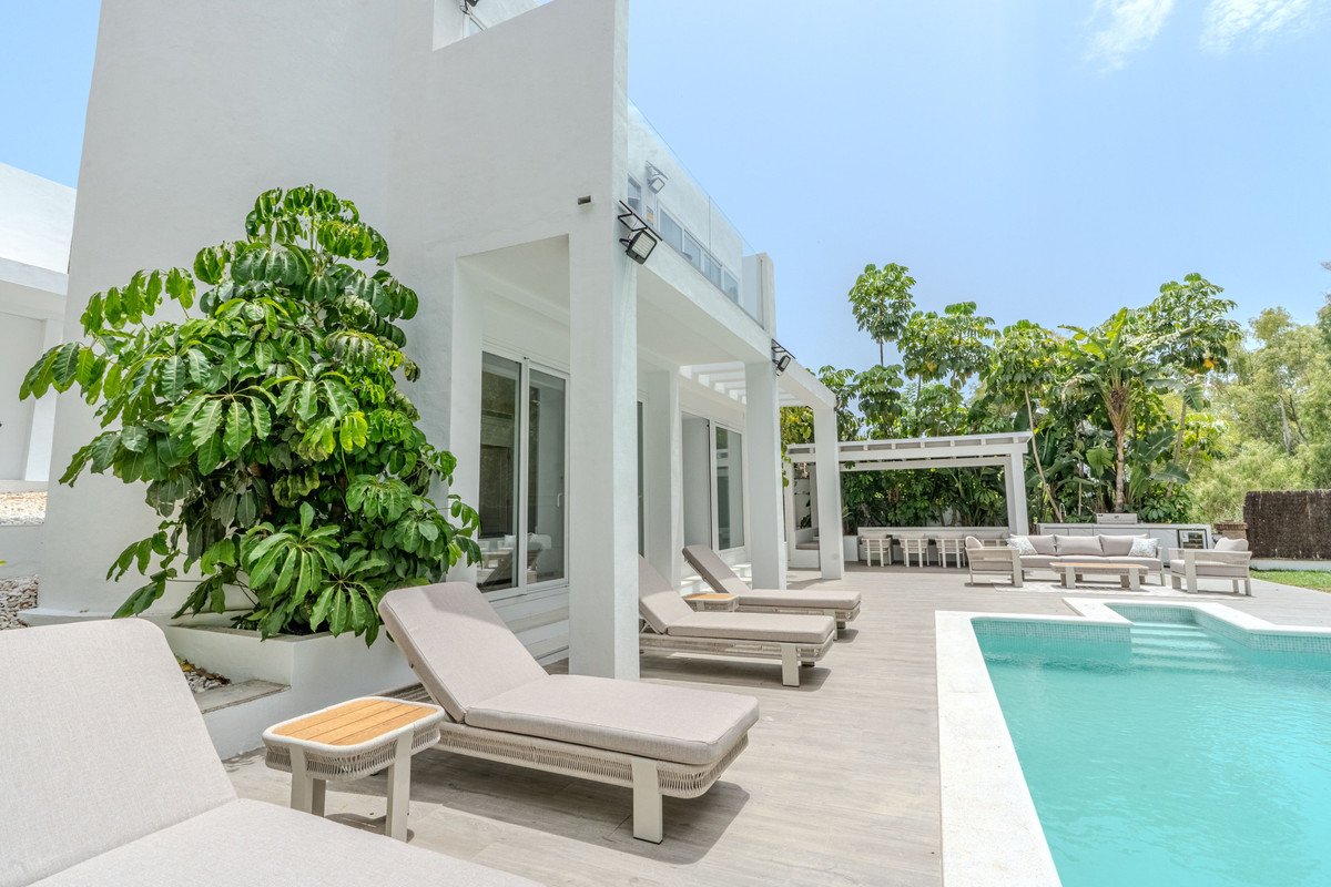 4 Bed Detached Villa in Nueva Andalucía