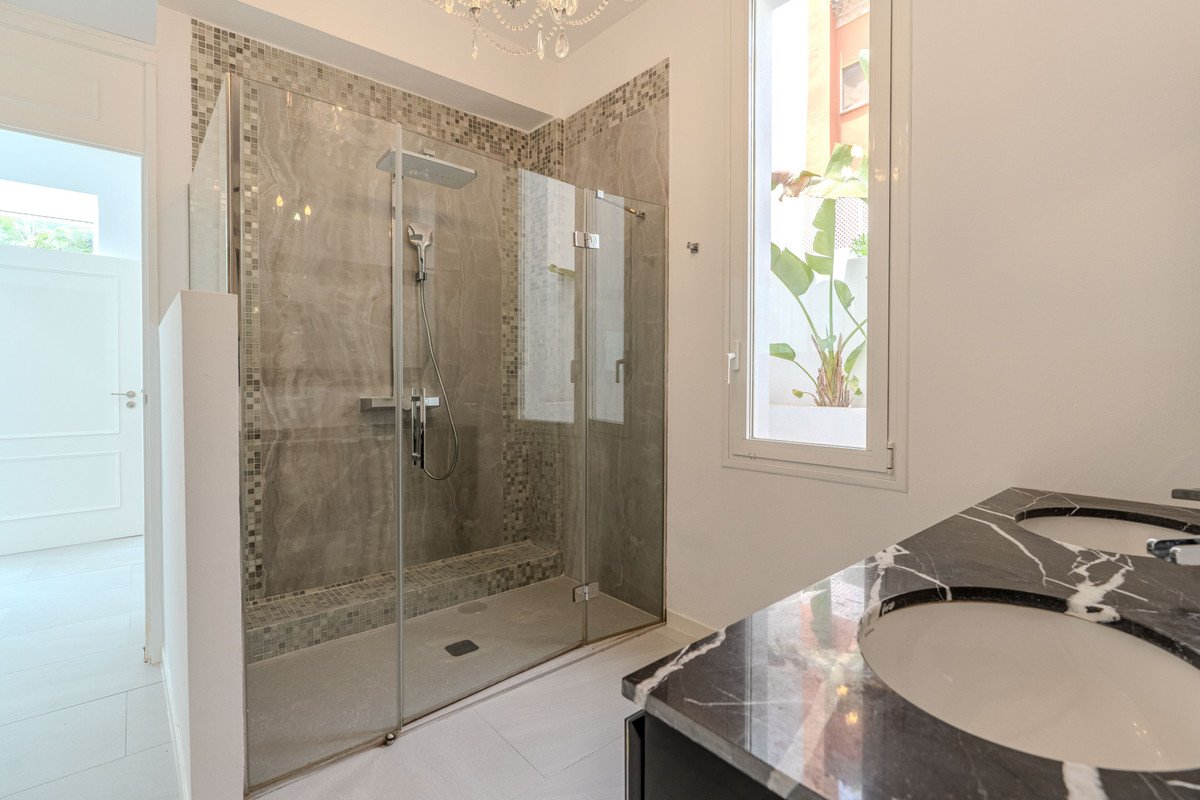 4 Bed Detached Villa in Nueva Andalucía