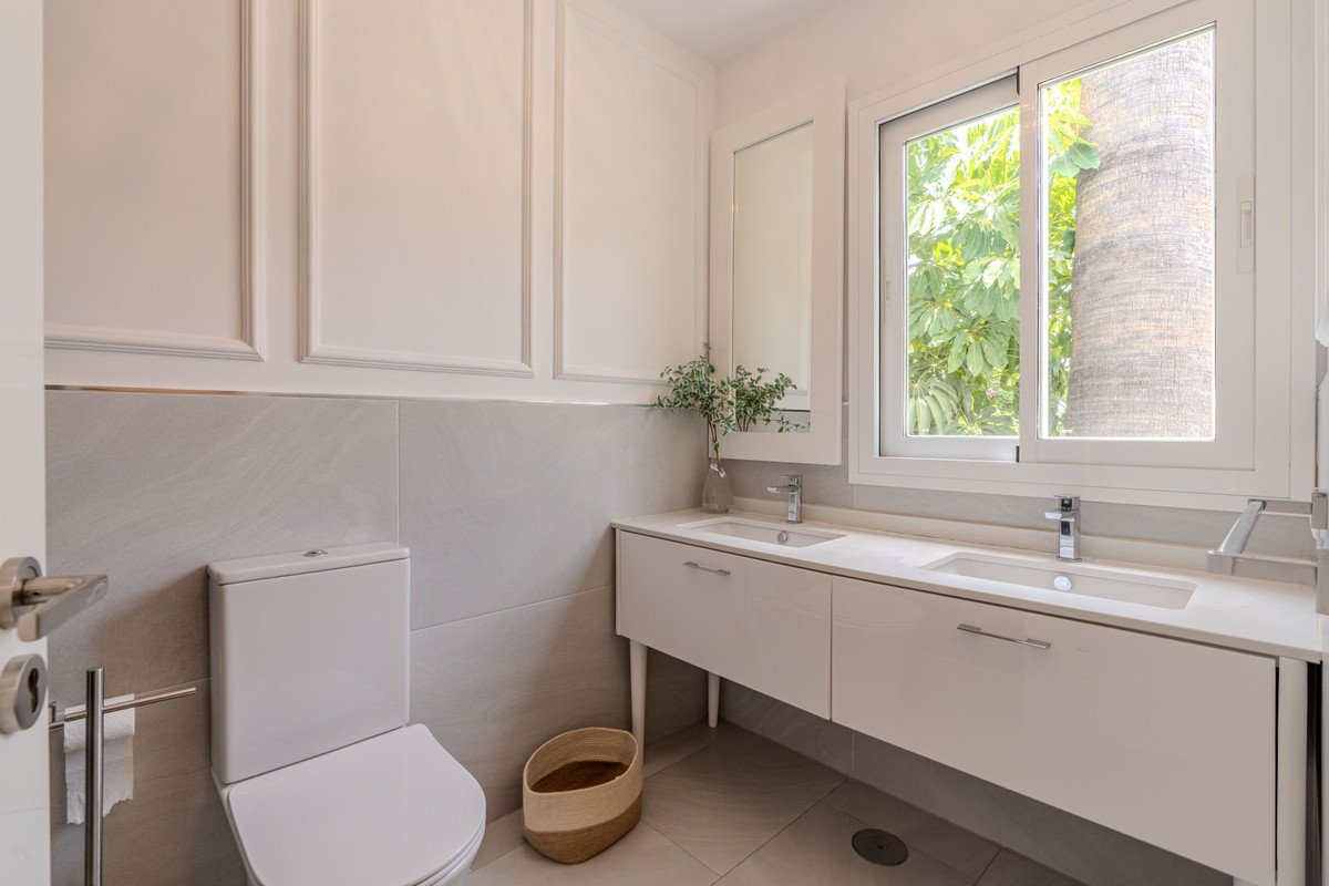 4 Bed Detached Villa in Nueva Andalucía