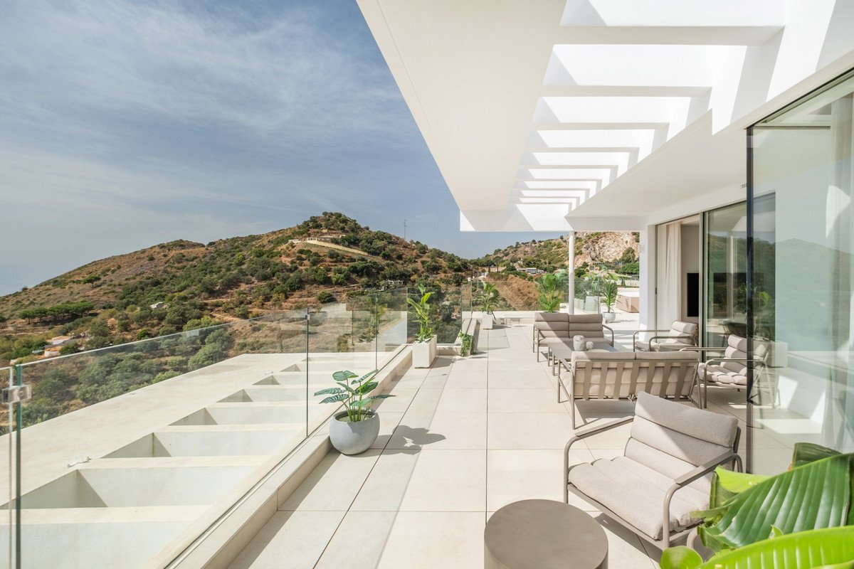 3 Bed Penthouse Duplex in Ojén