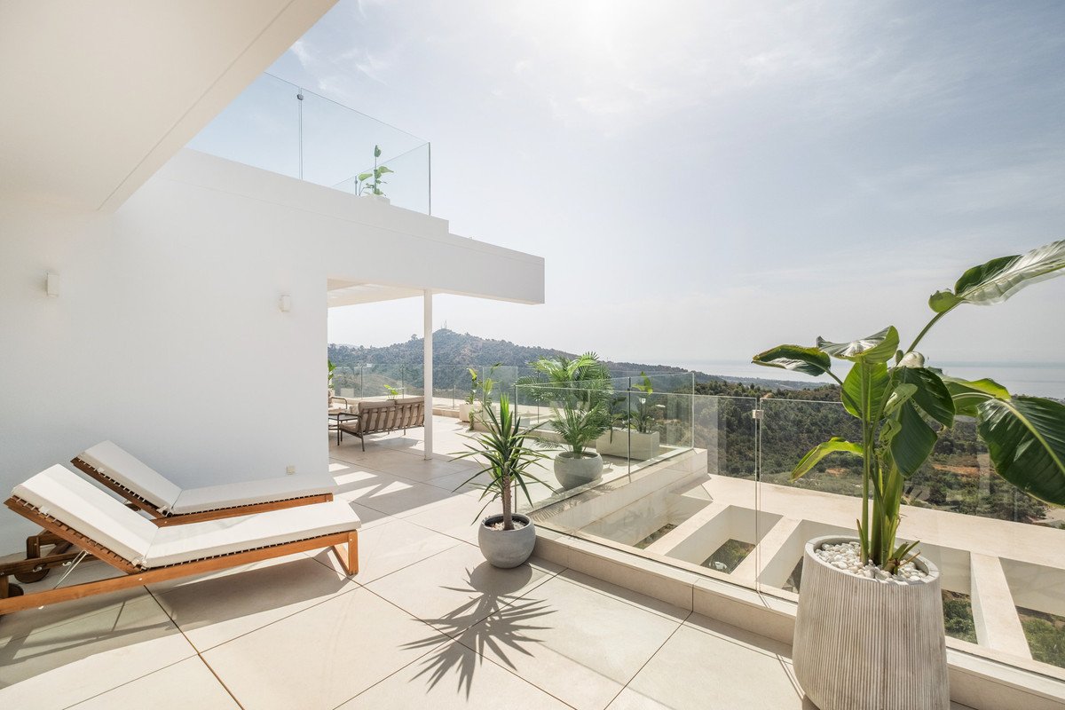 3 Bed Penthouse Duplex in Ojén