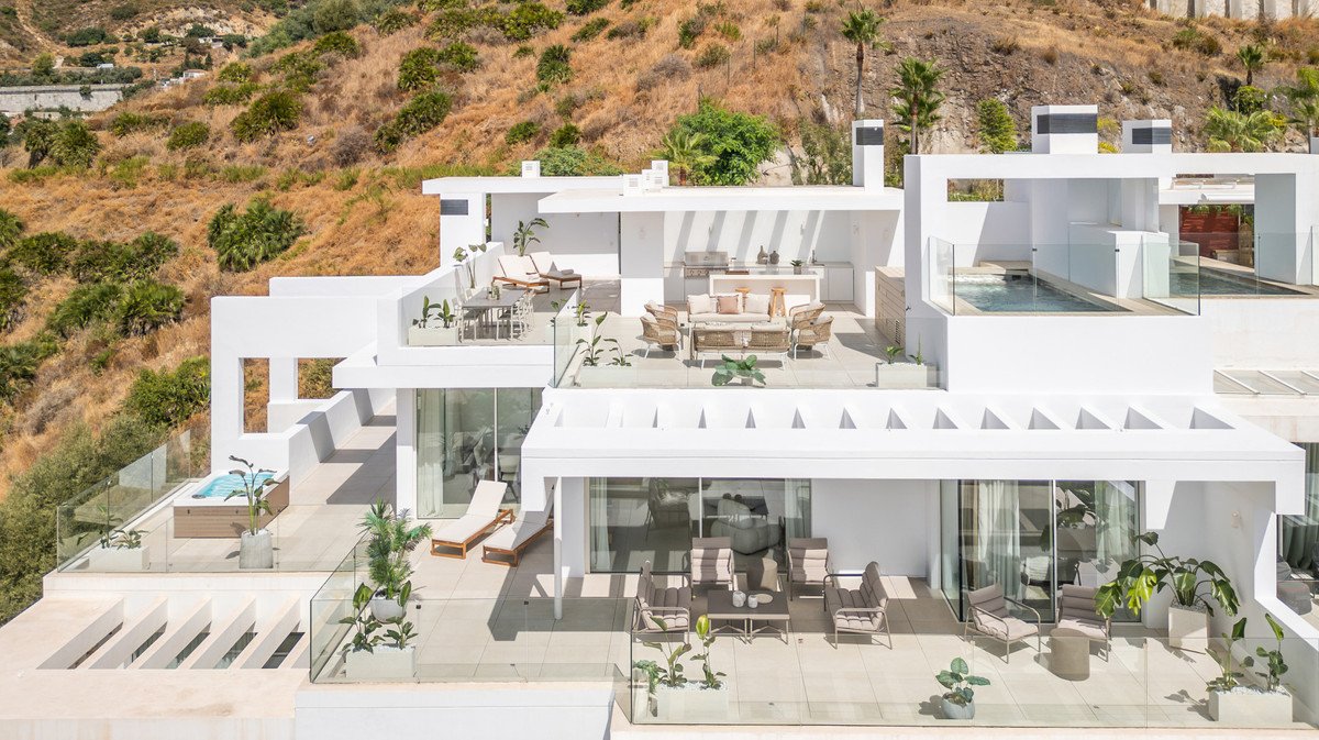 3 Bed Penthouse Duplex in Ojén