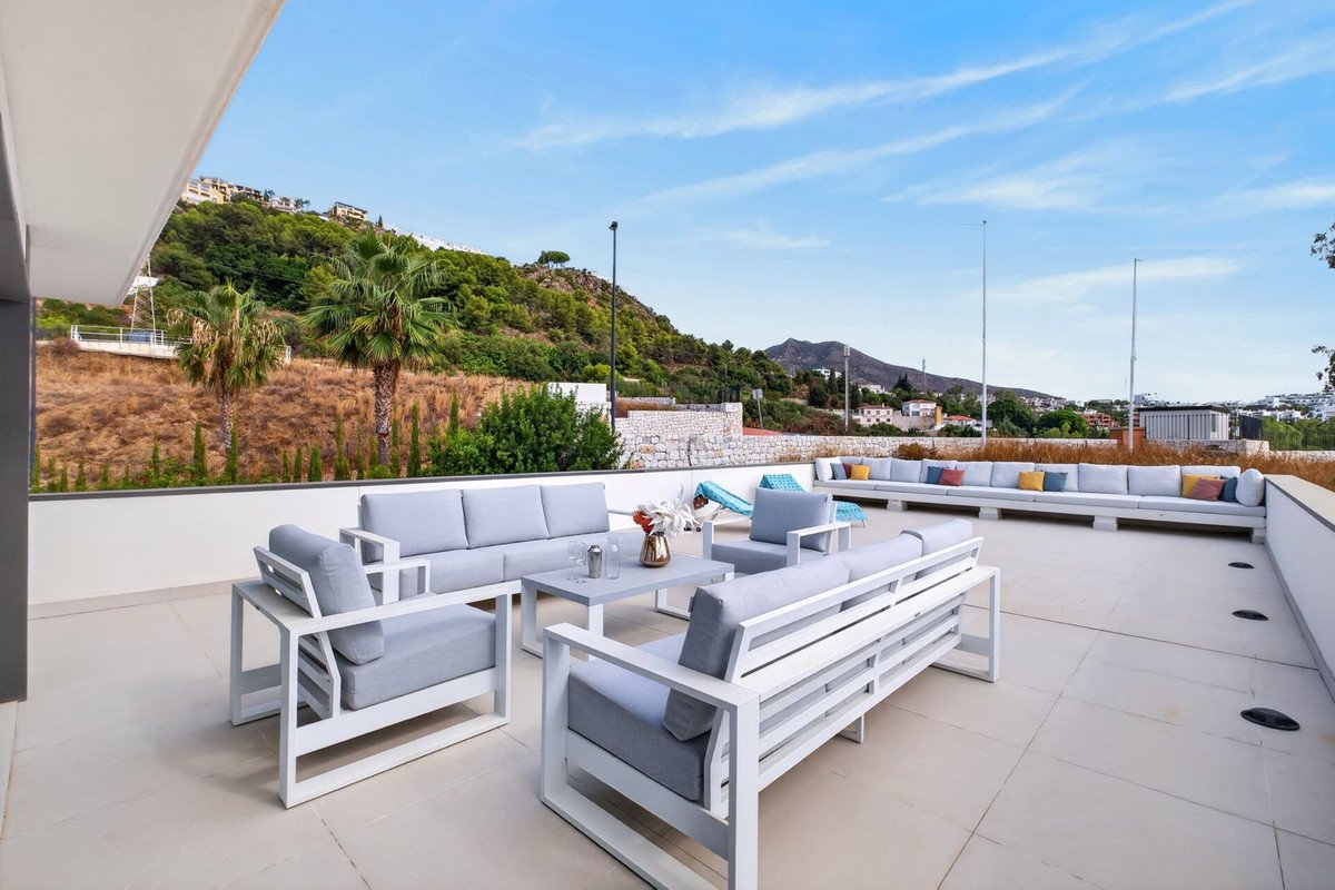 5 Bed Detached Villa in Torremuelle