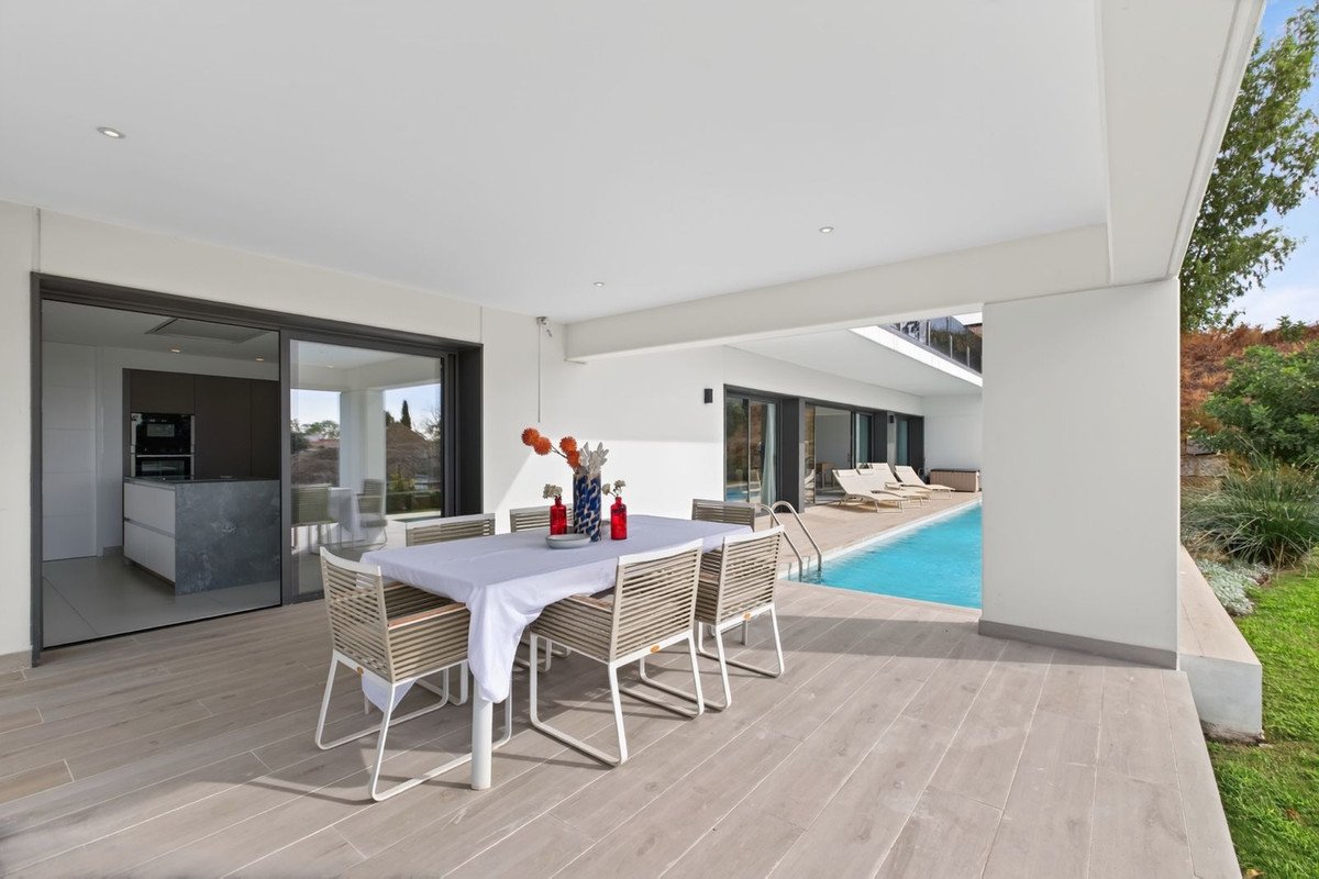 5 Bed Detached Villa in Torremuelle