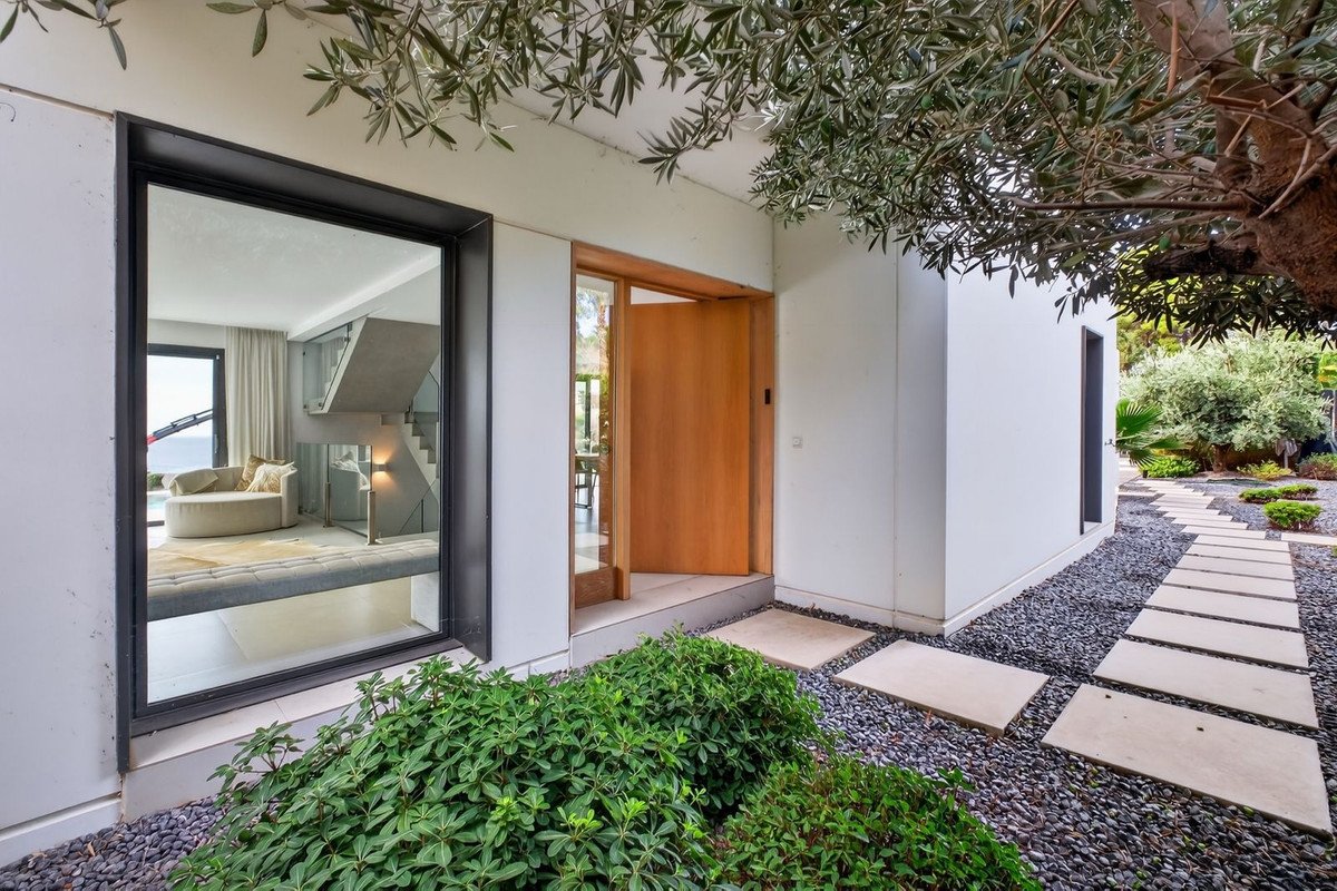 5 Bed Detached Villa in Torremuelle
