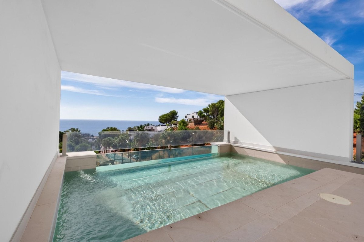 5 Bed Detached Villa in Torremuelle