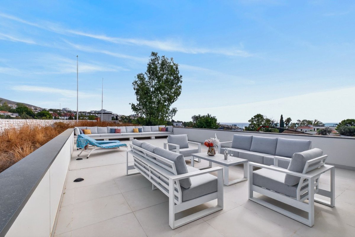 5 Bed Detached Villa in Torremuelle