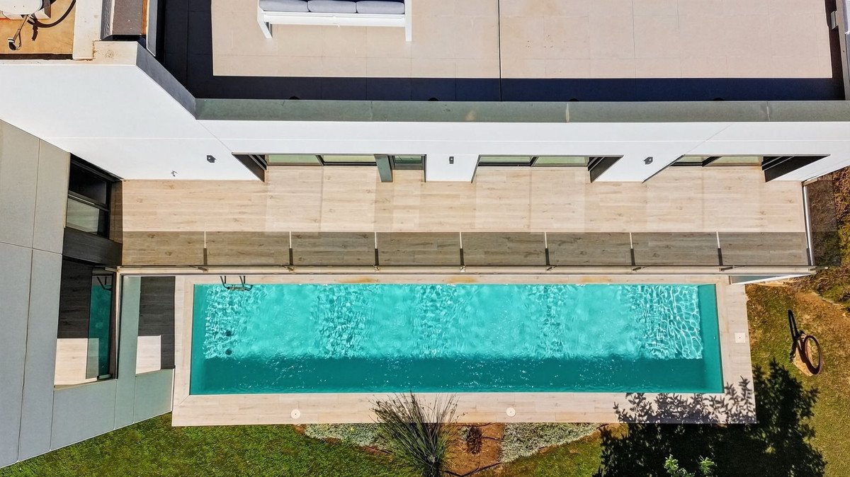 5 Bed Detached Villa in Torremuelle