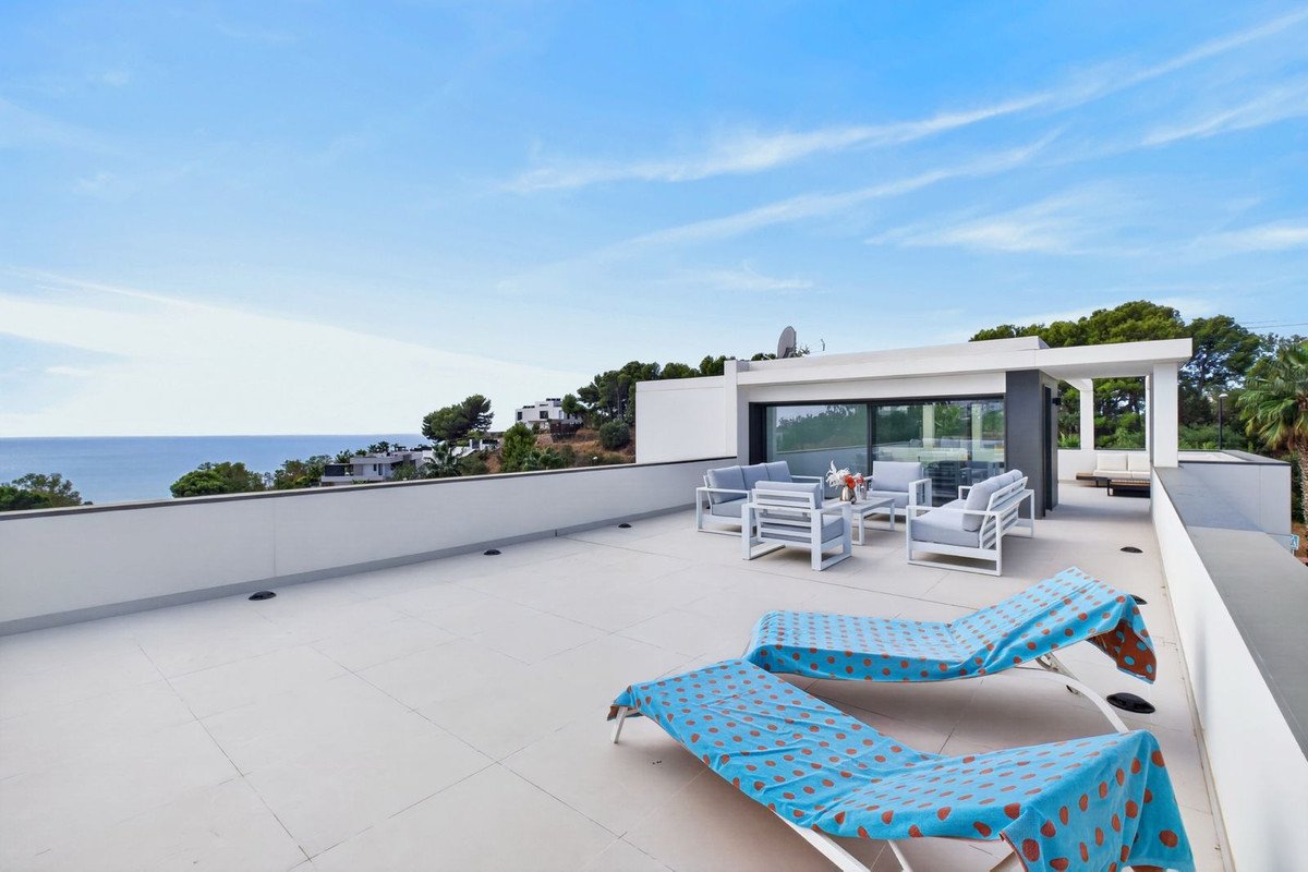 5 Bed Detached Villa in Torremuelle