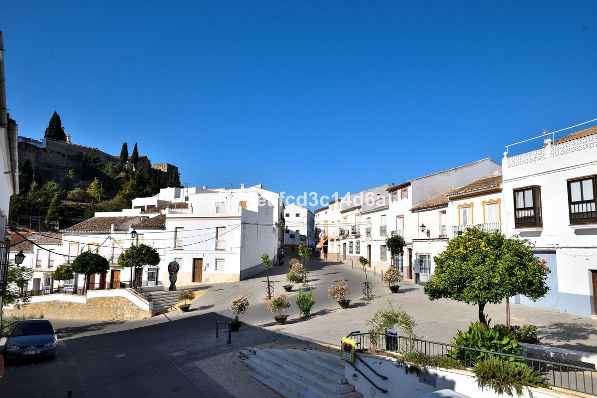 3 Bed Townhouse in Olvera