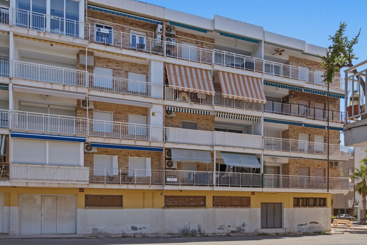 3 Bed Top Floor Apartment in Punta Prima