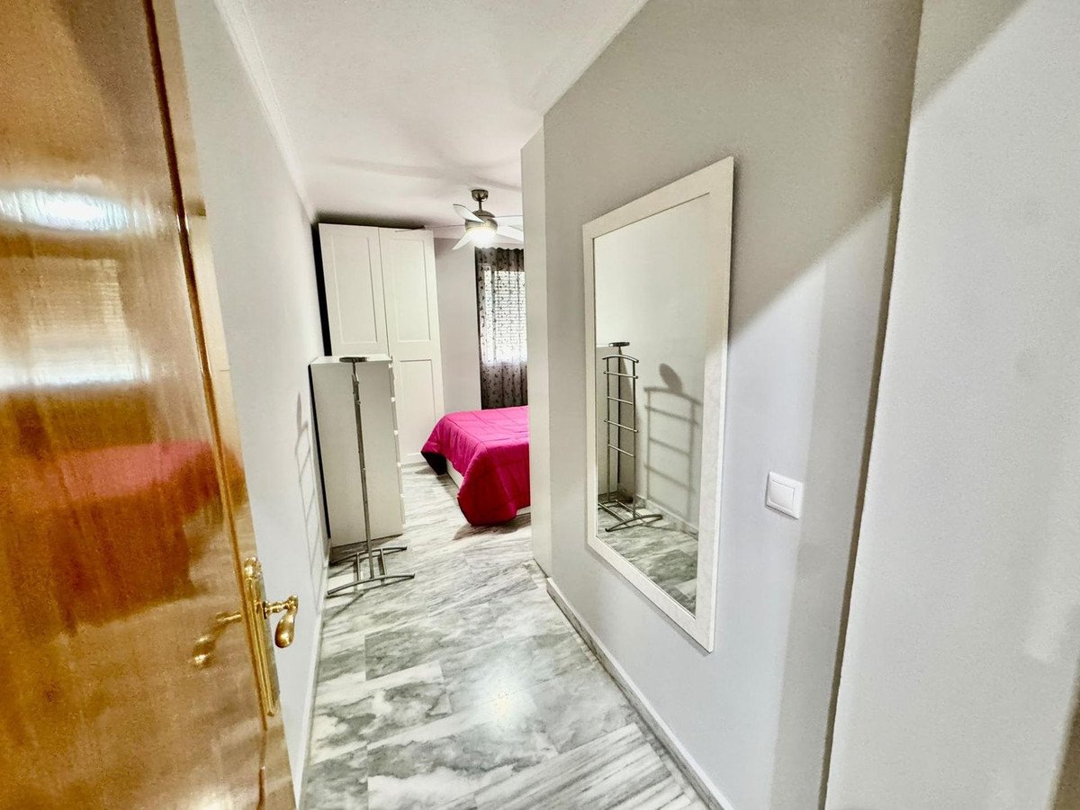 2 Bed Middle Floor Apartment in Teatinos