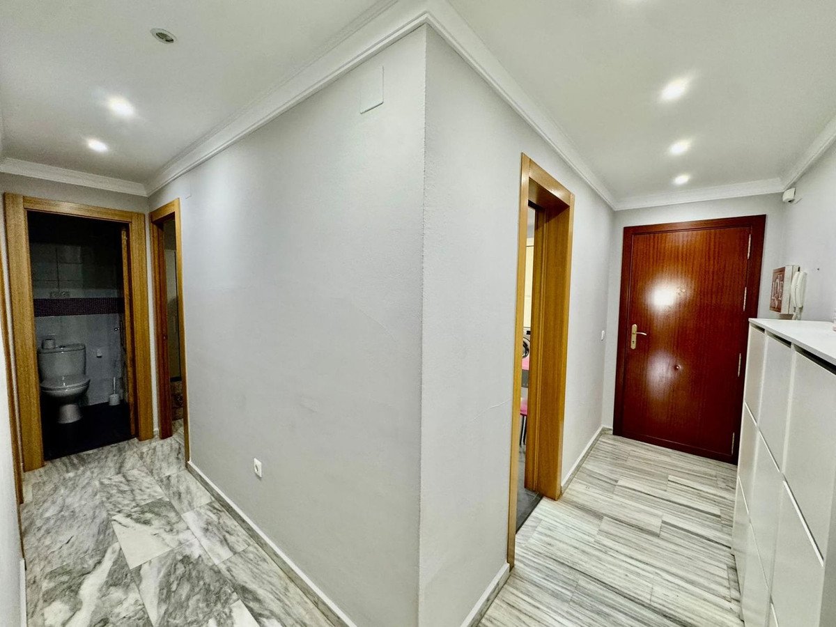 2 Bed Middle Floor Apartment in Teatinos