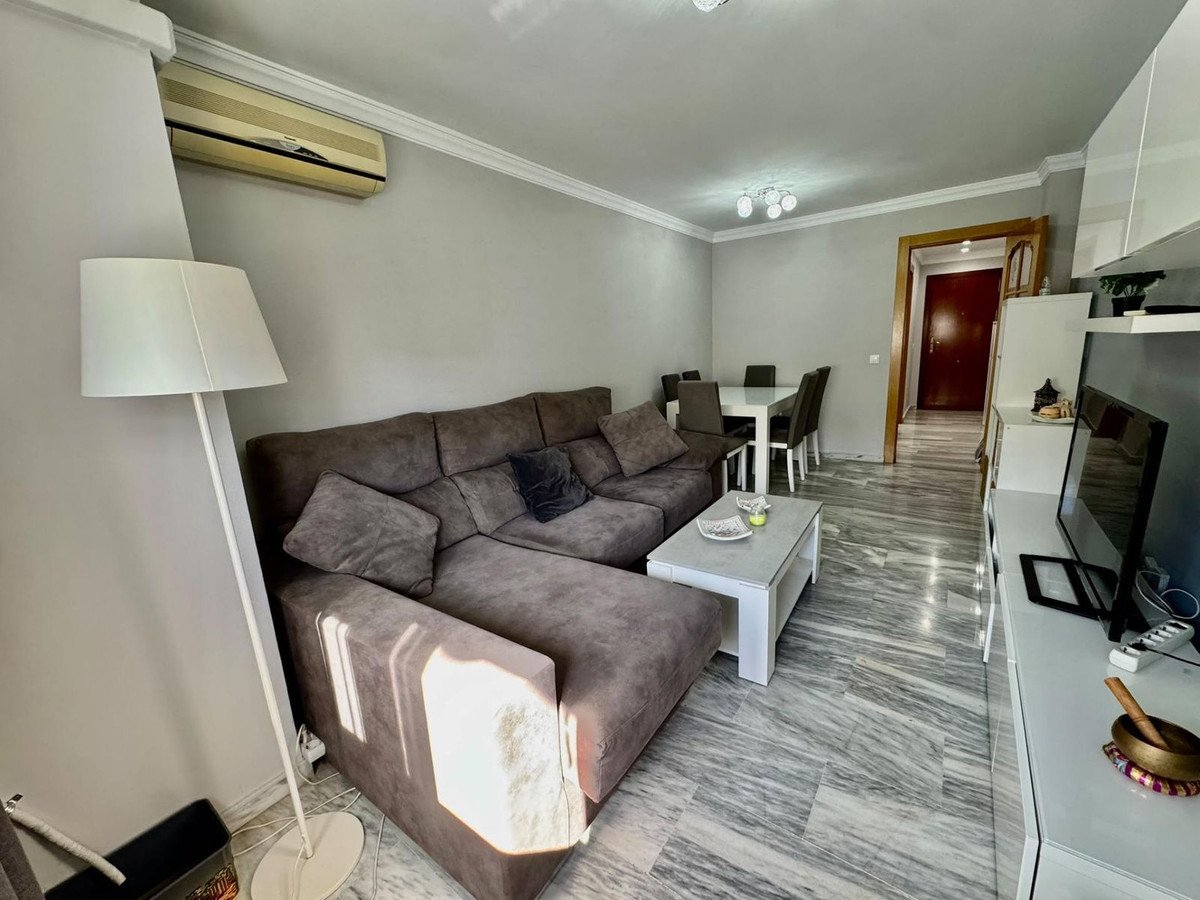 2 Bed Middle Floor Apartment in Teatinos