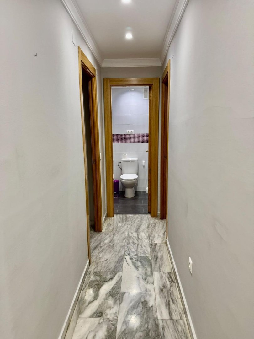 2 Bed Middle Floor Apartment in Teatinos