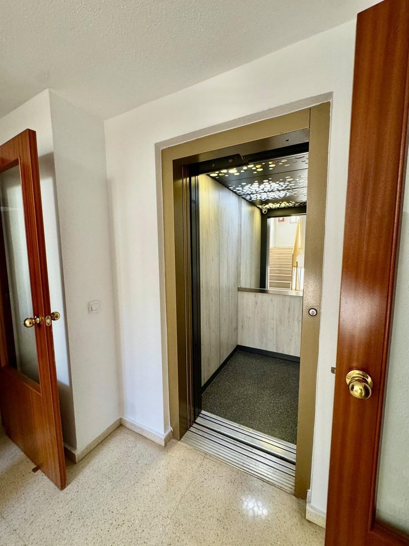 2 Bed Middle Floor Apartment in Teatinos