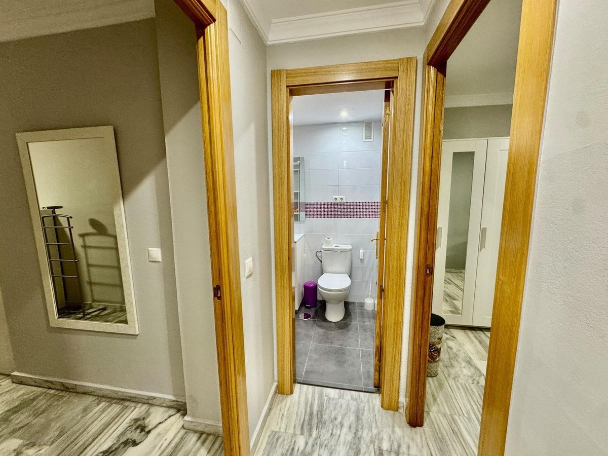 2 Bed Middle Floor Apartment in Teatinos