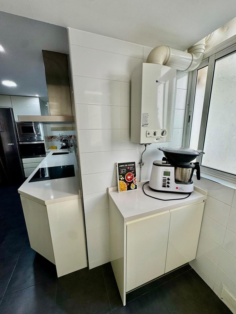 2 Bed Middle Floor Apartment in Teatinos