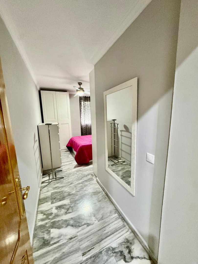2 Bed Middle Floor Apartment in Teatinos