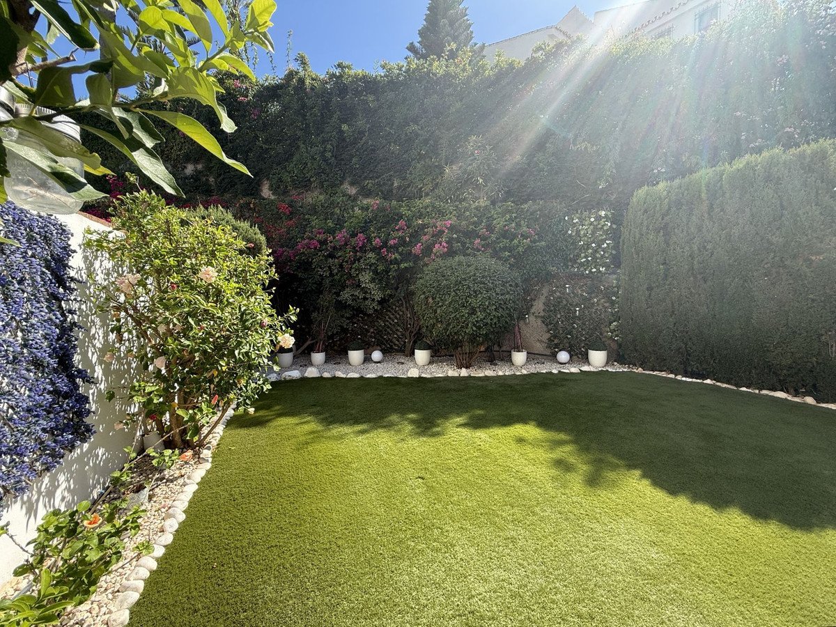 3 Bed Semi-Detached House in Riviera del Sol