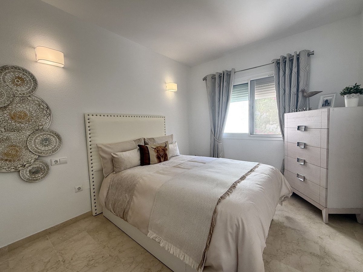 3 Bed Semi-Detached House in Riviera del Sol