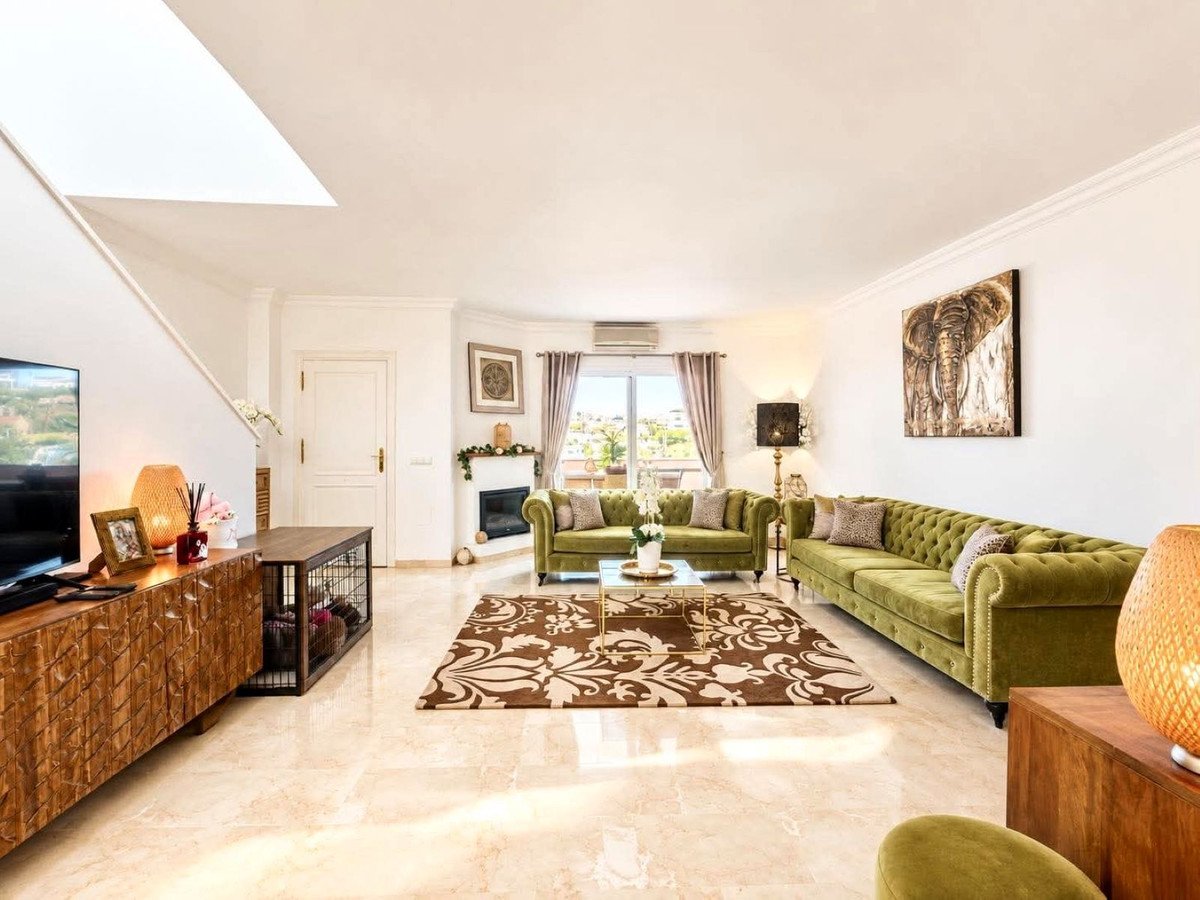 3 Bed Semi-Detached House in Riviera del Sol