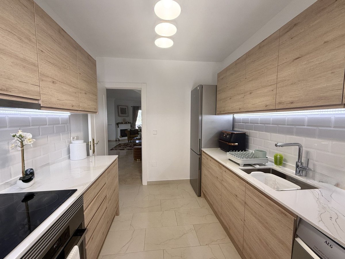 3 Bed Semi-Detached House in Riviera del Sol