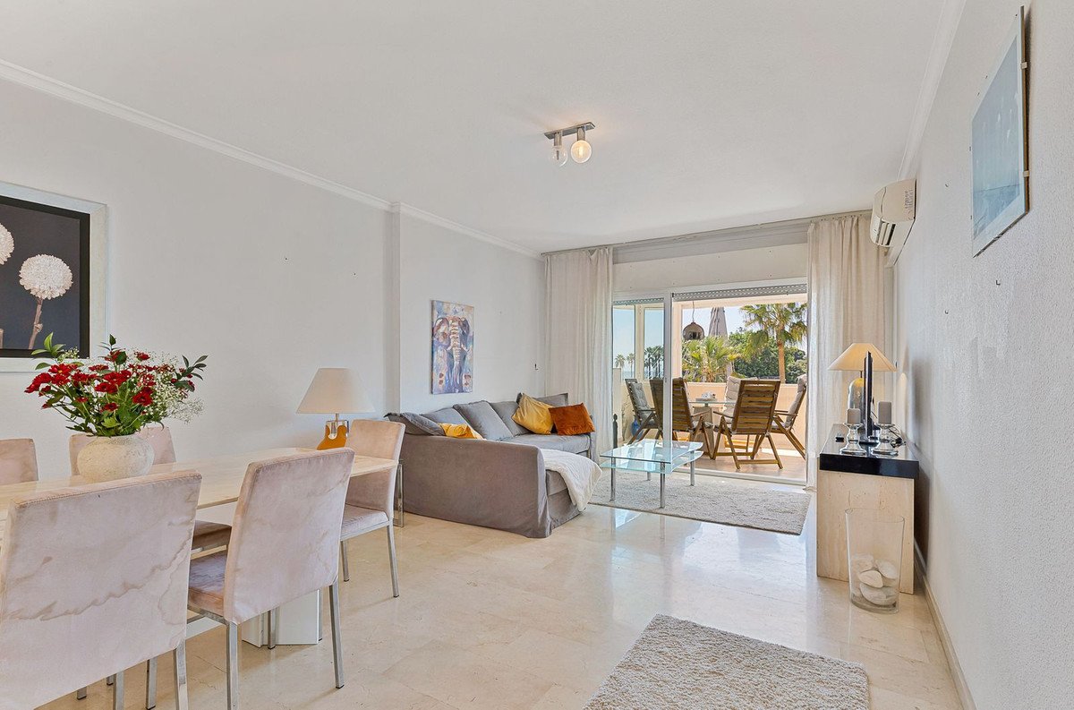 2 Bed Middle Floor Apartment in Fuengirola