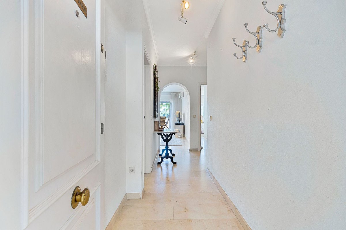 2 Bed Middle Floor Apartment in Fuengirola
