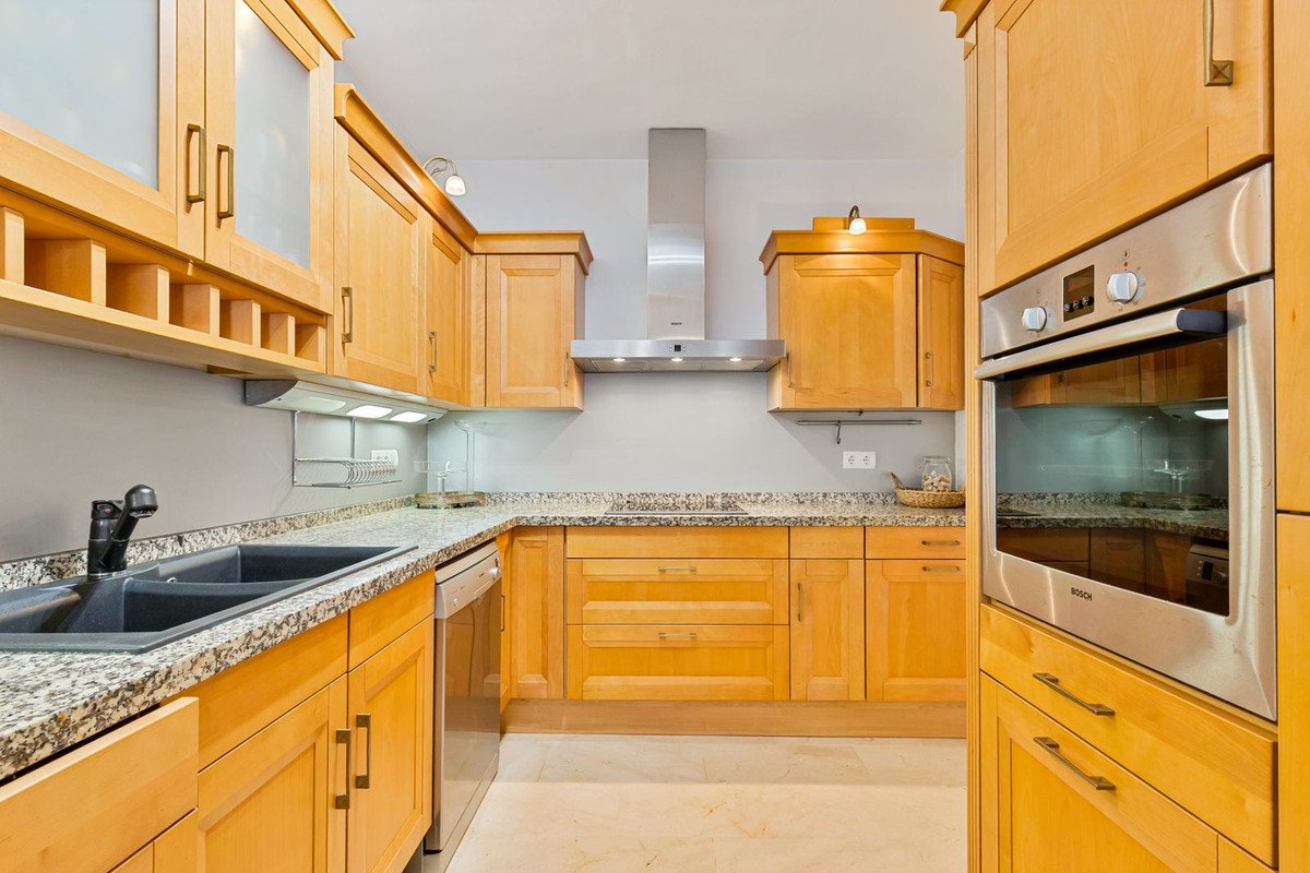 2 Bed Middle Floor Apartment in Fuengirola