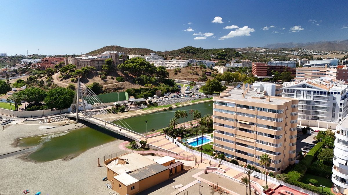 2 Bed Middle Floor Apartment in Fuengirola