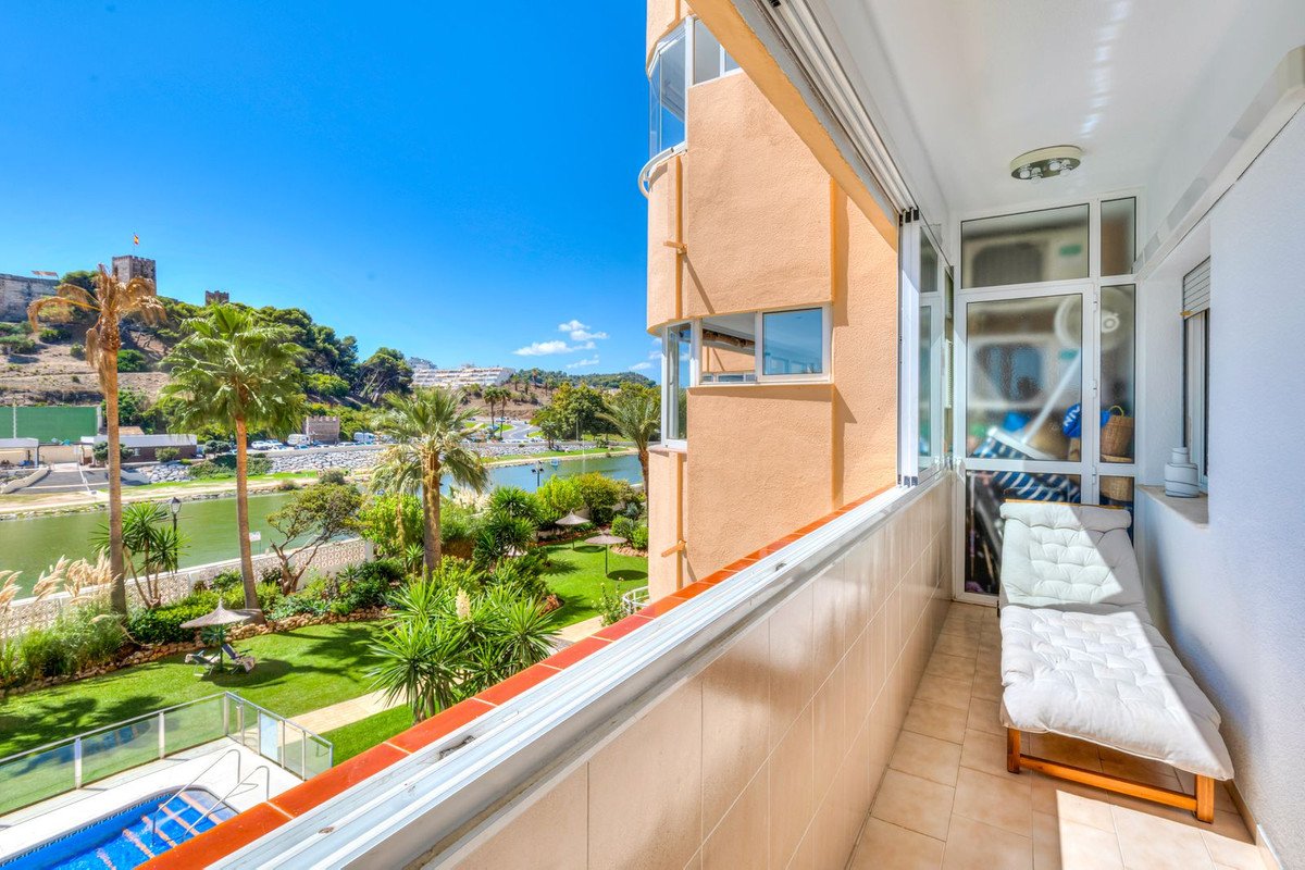 2 Bed Middle Floor Apartment in Fuengirola