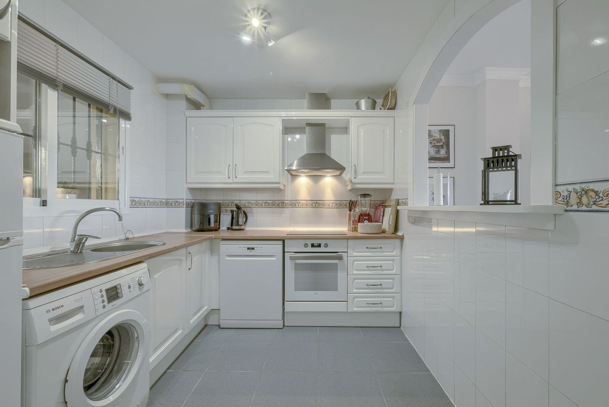 2 Bed Ground Floor Apartment in Calahonda