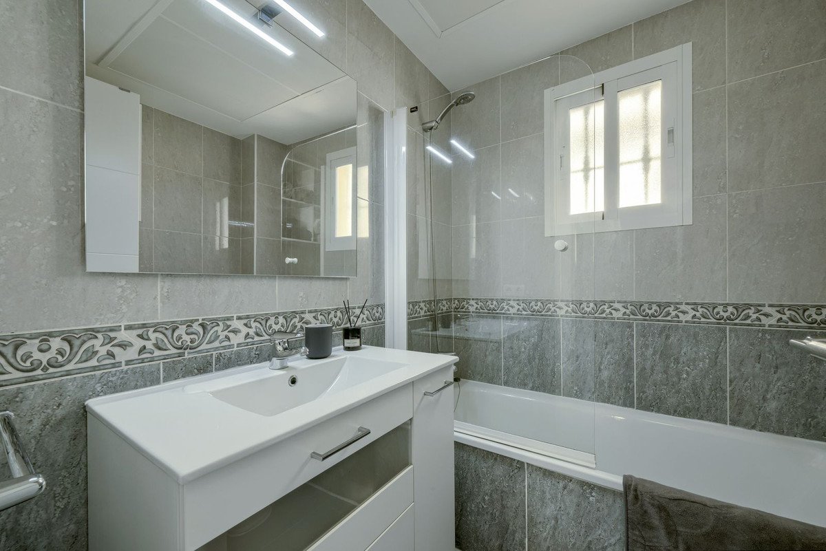 2 Bed Ground Floor Apartment in Calahonda