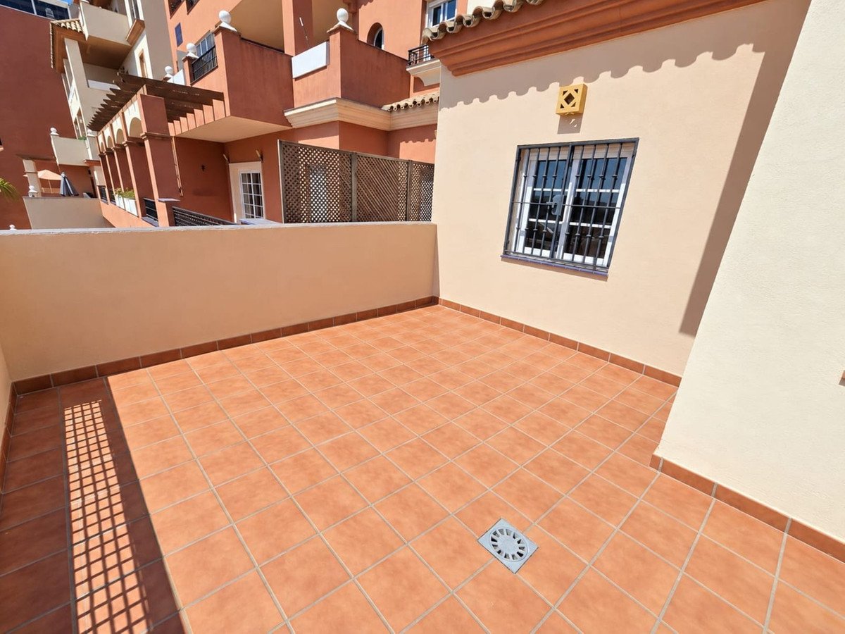 3 Bed Ground Floor Apartment in La Duquesa