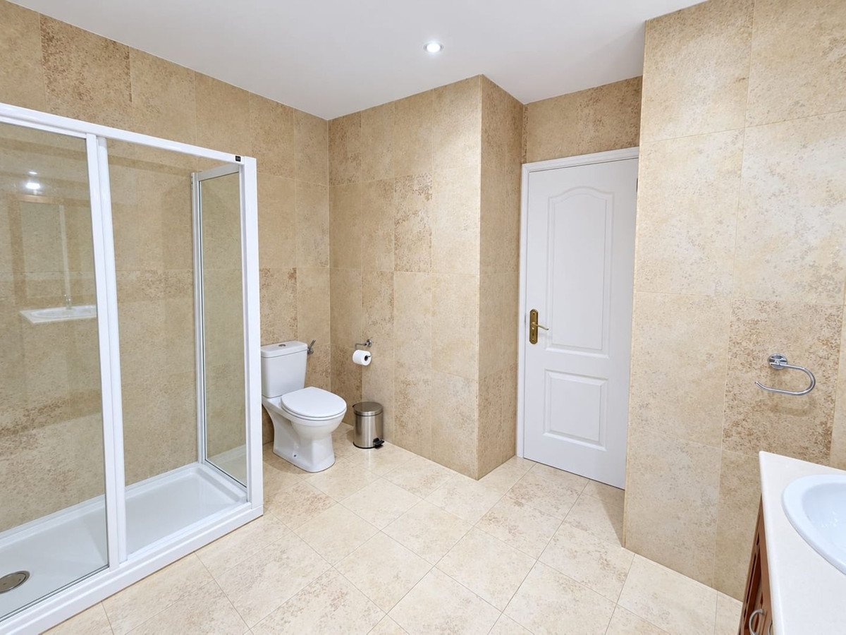 3 Bed Ground Floor Apartment in La Duquesa