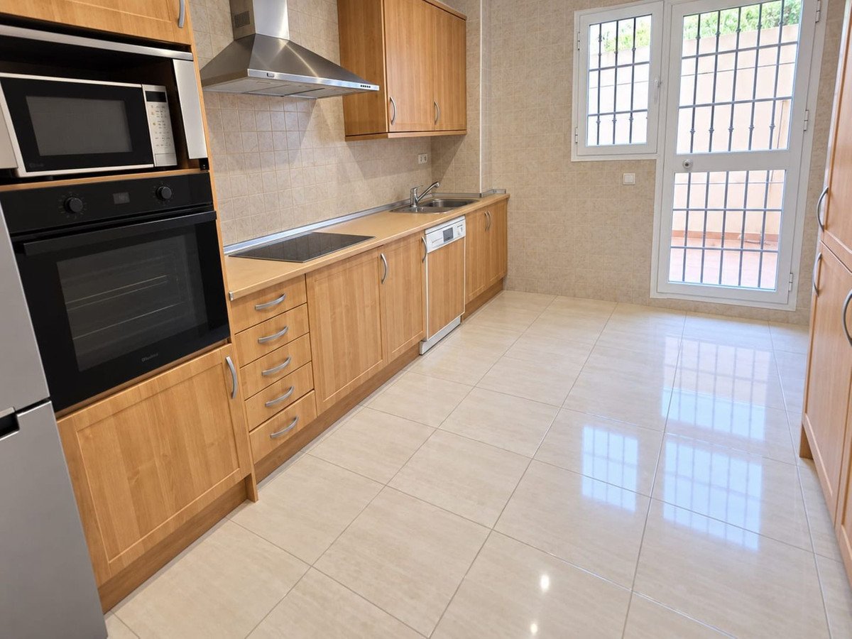 3 Bed Ground Floor Apartment in La Duquesa