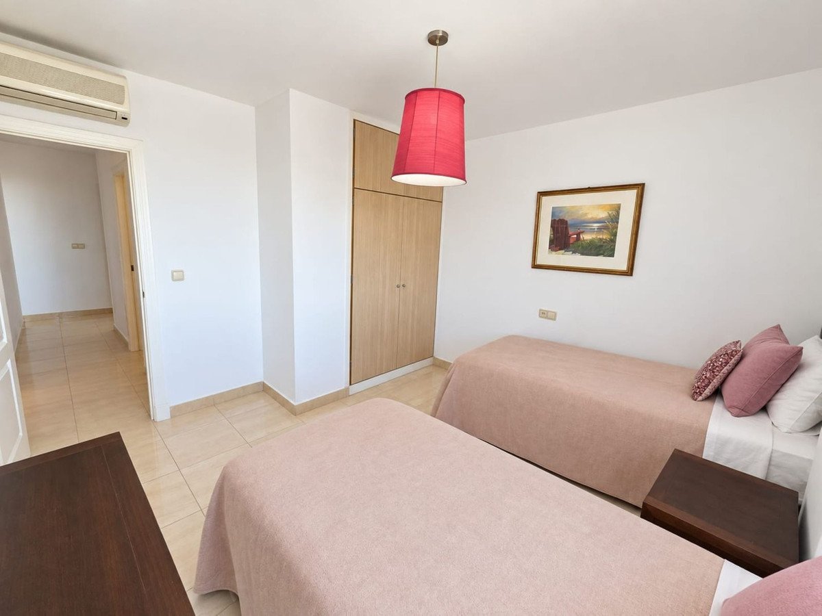 3 Bed Ground Floor Apartment in La Duquesa